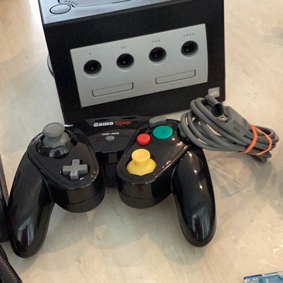 Nintendo GameCube Console & 4 Games Black Wireless Controller Ready To Play - Picture 15 of 16
